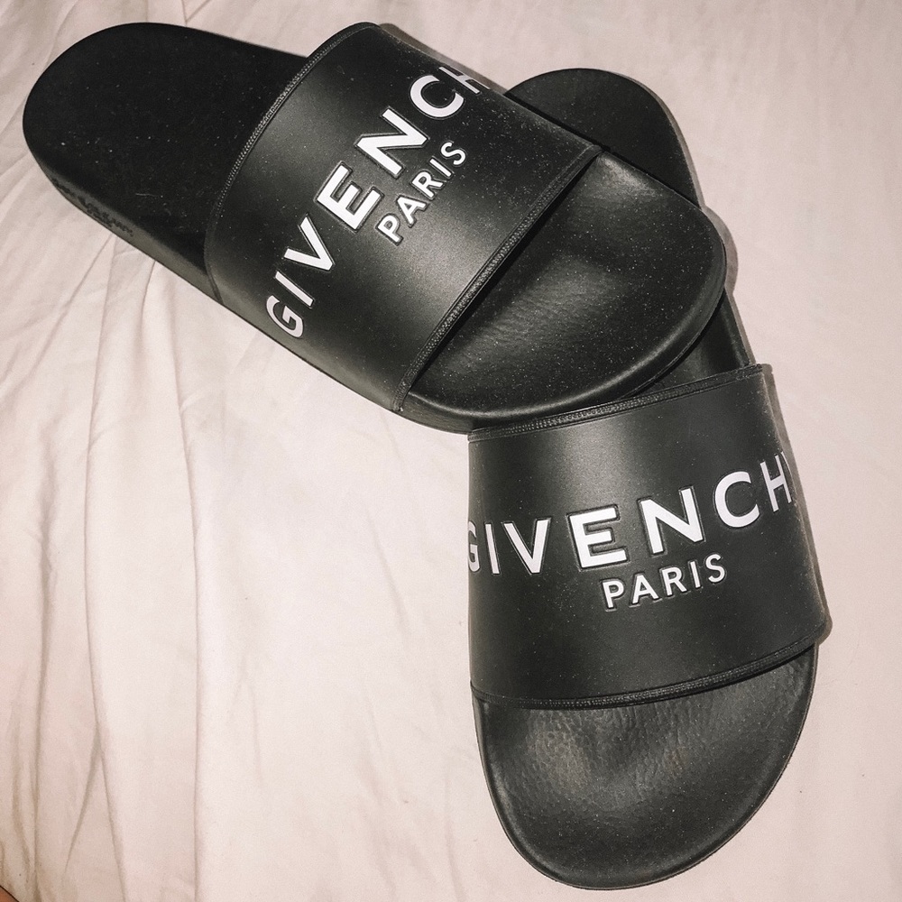 ⭐️BRAND NEW GIVENCHY SLIDES⭐️